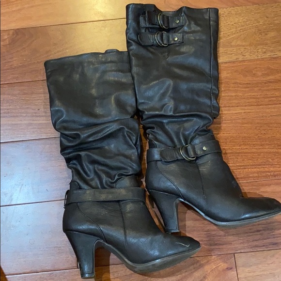 Boots - Picture 2 of 4